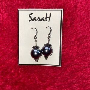 NWT Black pearl drop earrings.  Pearl is approx 1/2 inch.  Drop earring 1 1/2”.